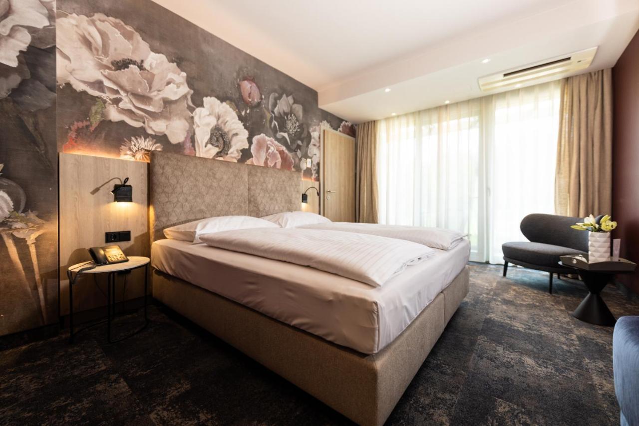 Hotel Vier Jahreszeiten Loipersdorf Loipersdorf bei Fuerstenfeld Bagian luar foto