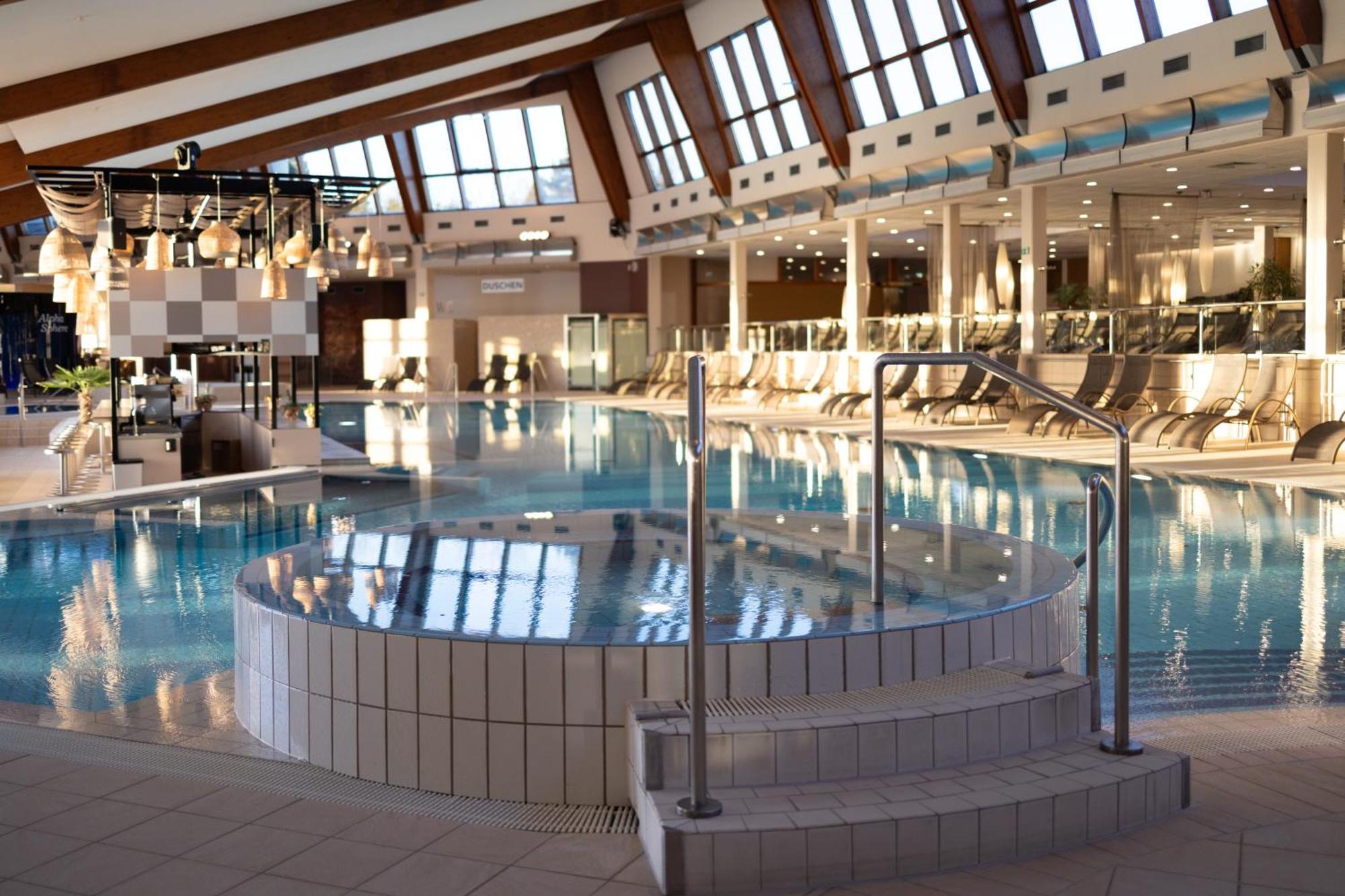 Hotel Vier Jahreszeiten Loipersdorf Loipersdorf bei Fuerstenfeld Bagian luar foto