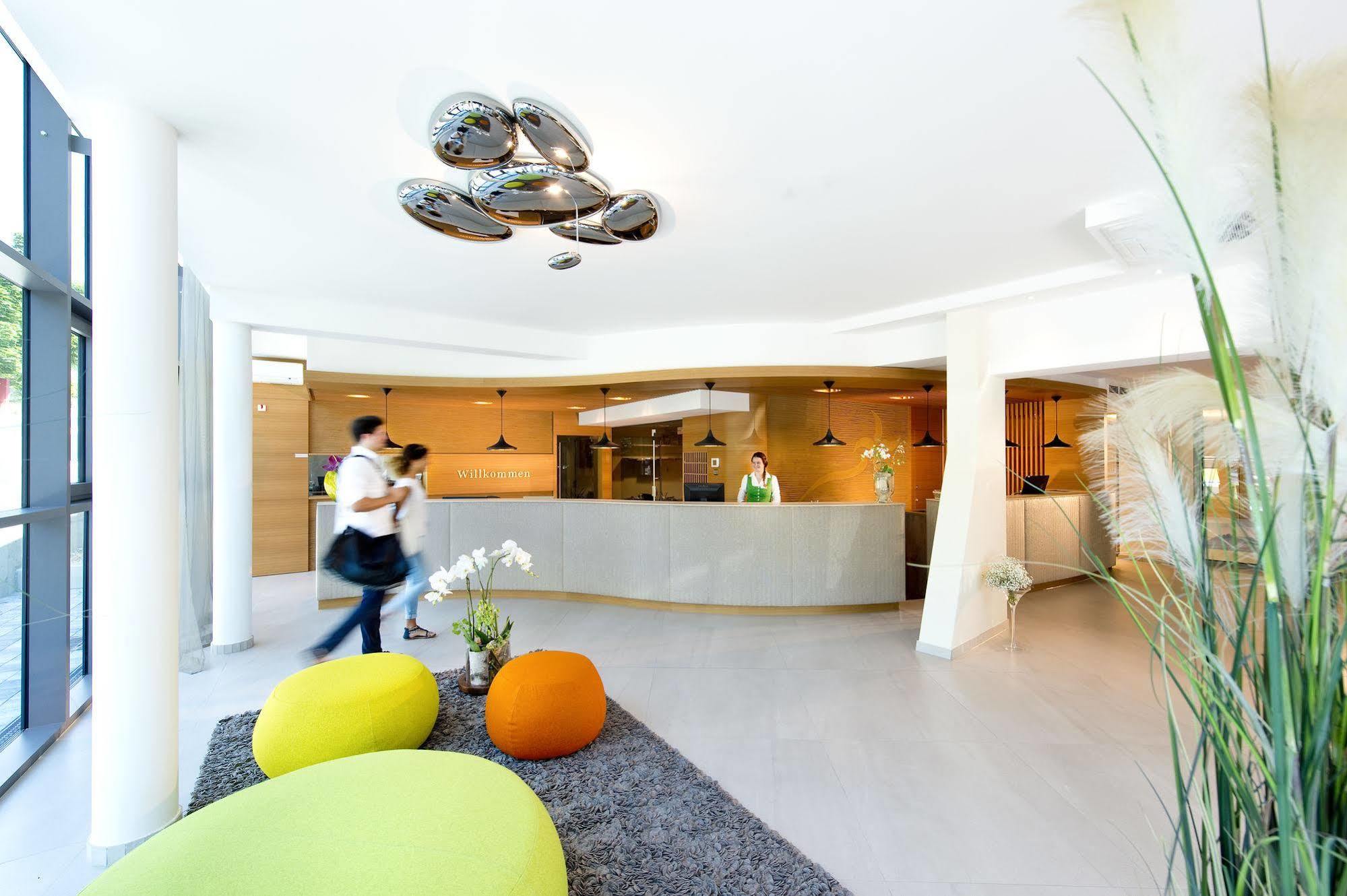 Hotel Vier Jahreszeiten Loipersdorf Loipersdorf bei Fuerstenfeld Bagian luar foto
